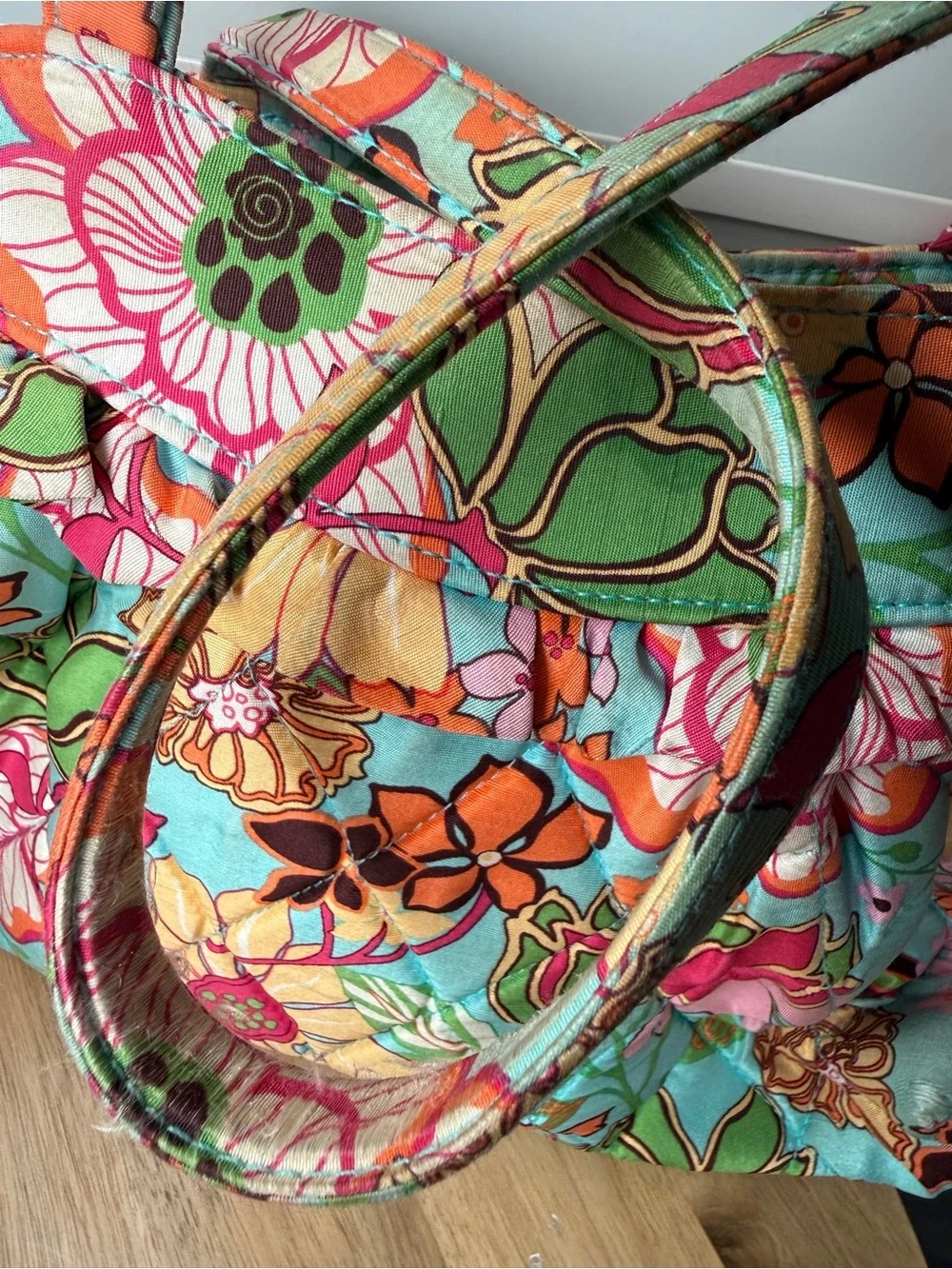 Vera Bradley 100% Silk Lisa B Floral Shoulder Bag - Picture 5 of 7